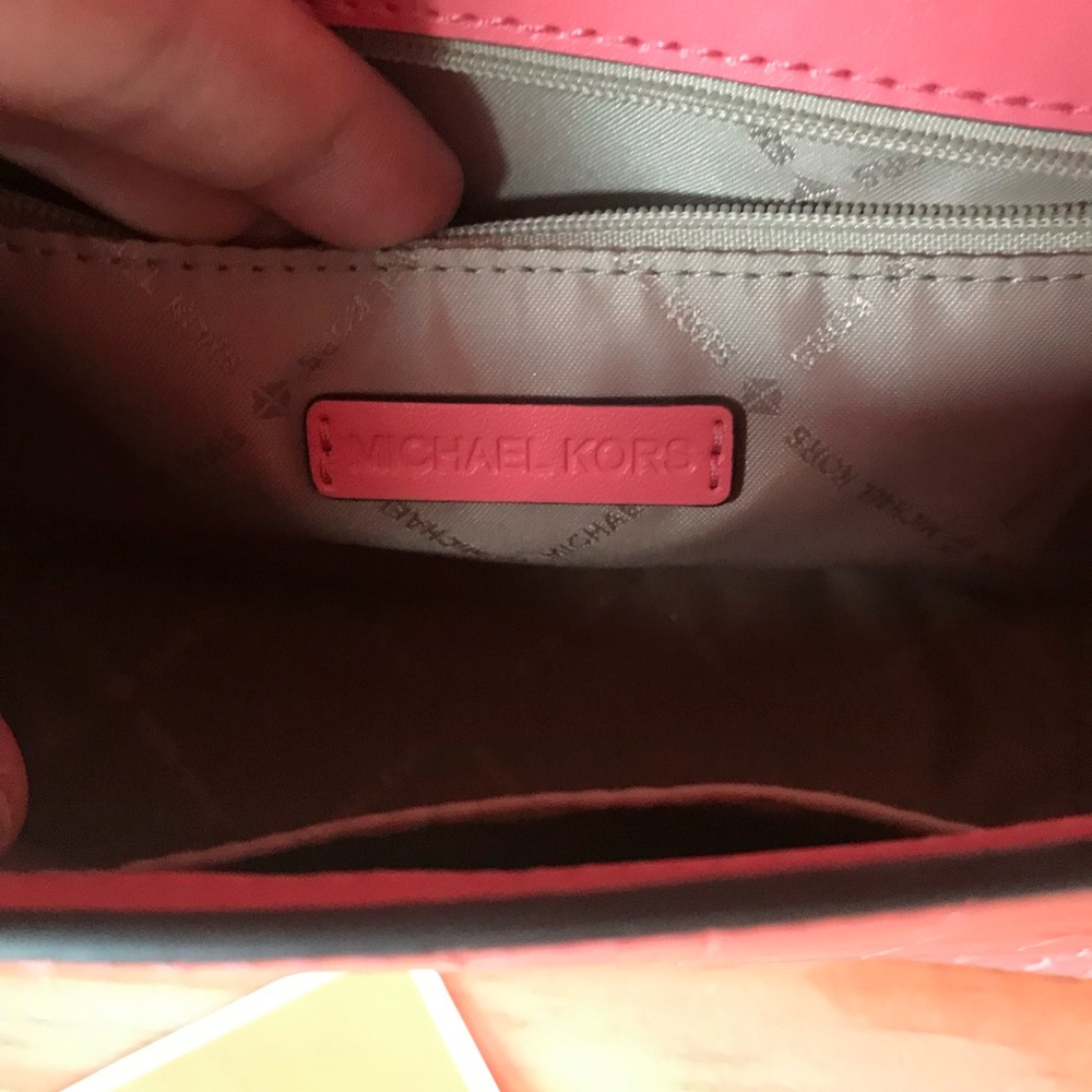 🌼Michael Kors Purse - Picture 11 of 13